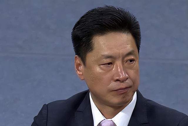 双方近年来有过5次交手机会，曼联保持全胜战绩，且其中四场零封对手，占据明显优势，加上两队实力方面存在差距，不妨看好曼联客场全取三分。